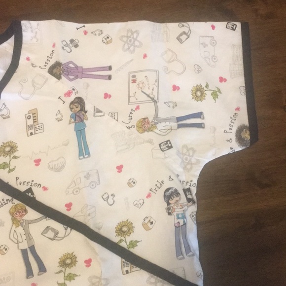 Uniform Advantage Scrub Printed Top Small - Picture 6 of 8